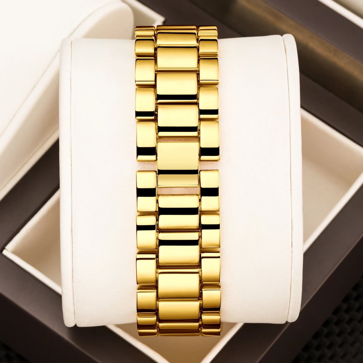 YaLaLuSi Elegant Two Tone Roman Dial Quartz Wristwatch For Women