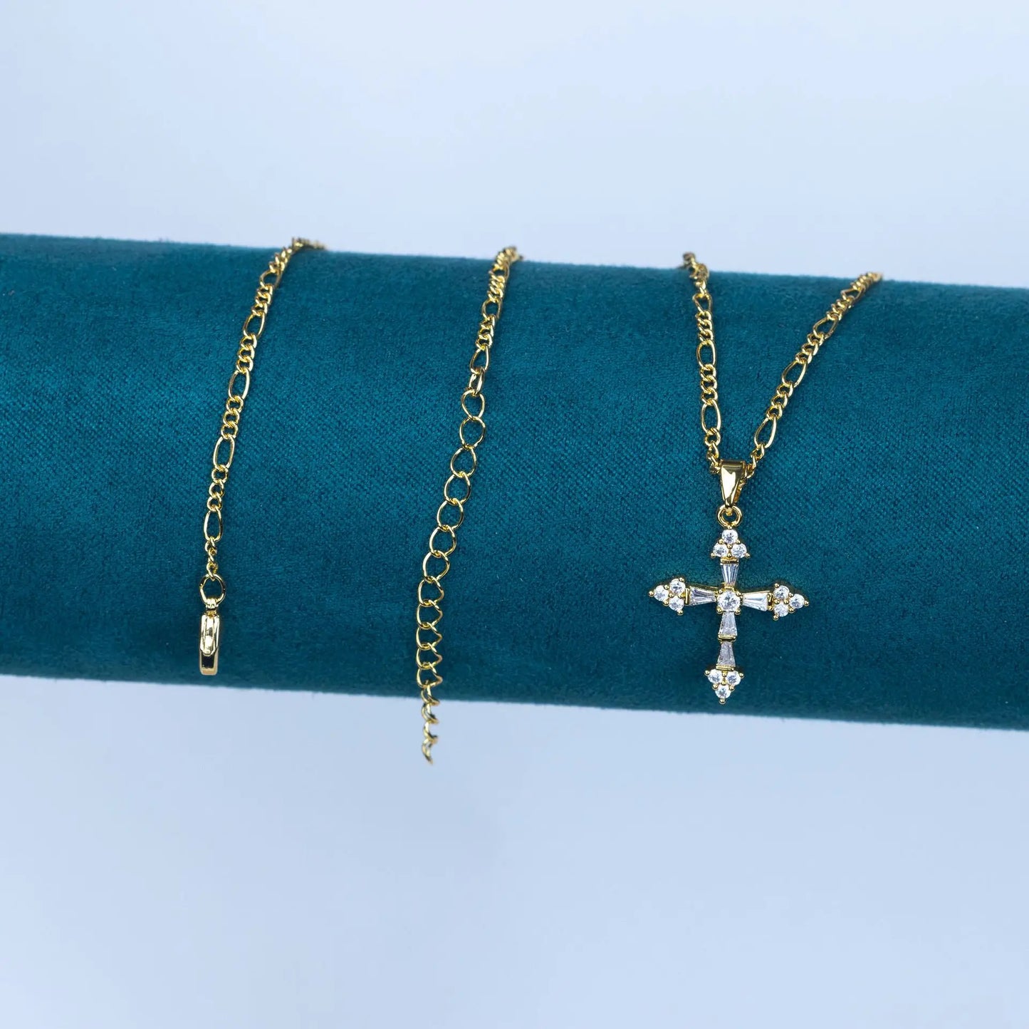 Cross Pendant Necklace With Moissanite Stone And Silver Chain